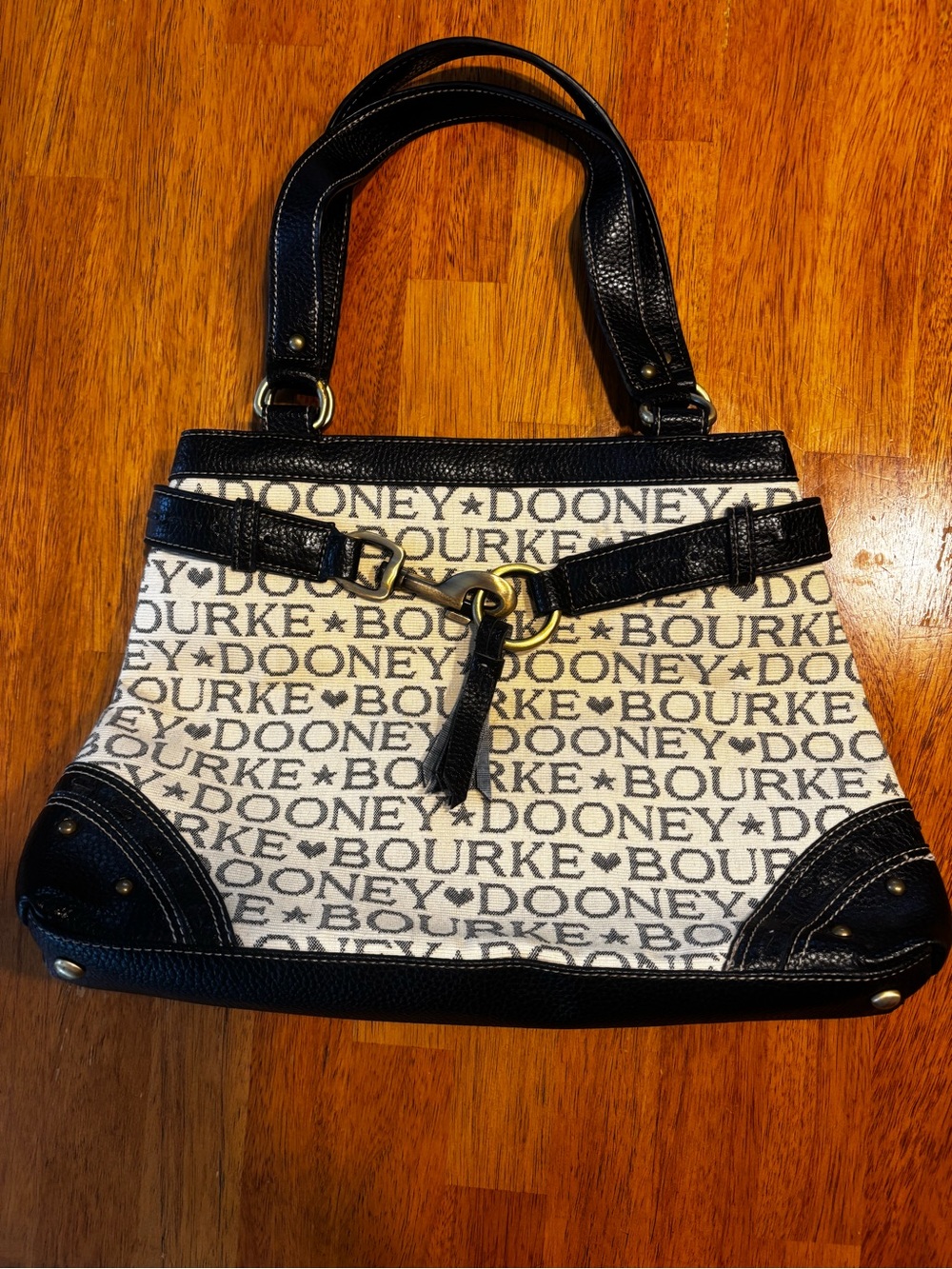 Vintage Dooney & Bourke Black and Cream Logo Shoulder Bag